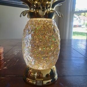 Gold Pineapple Table Lamp